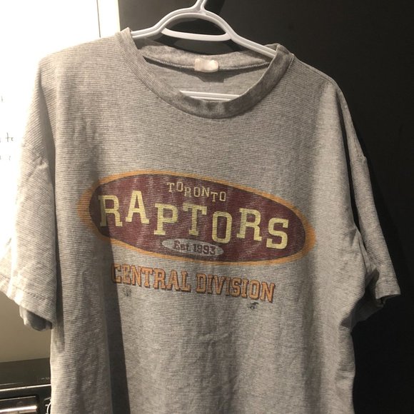 Vintage Toronto Raptors Central Division T-Shirt in Grey (Large) - Picture 1 of 3
